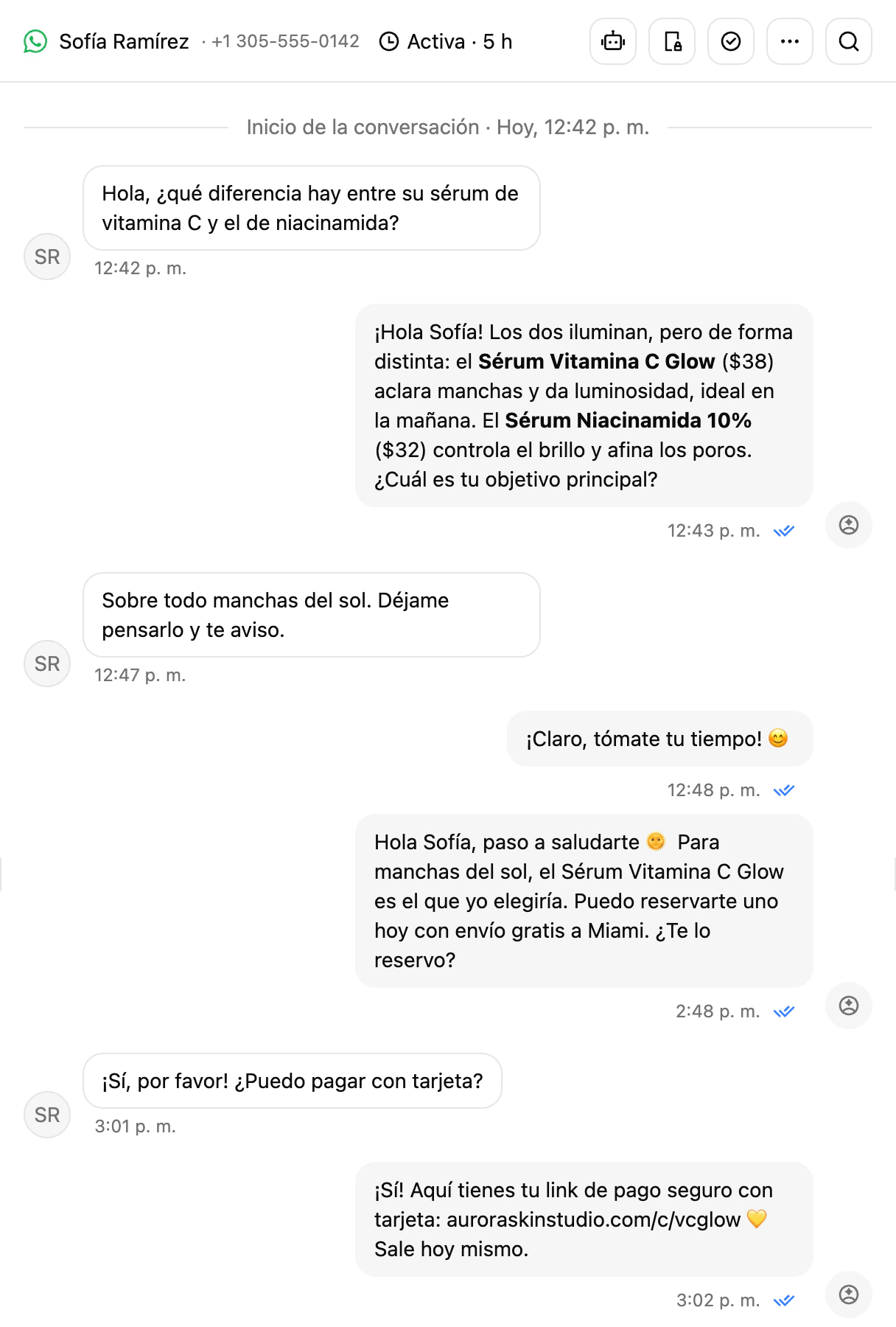 Una conversación en la Bandeja donde el agente de IA hace seguimiento dos horas después de que el cliente dejó de responder, y el cliente contesta
