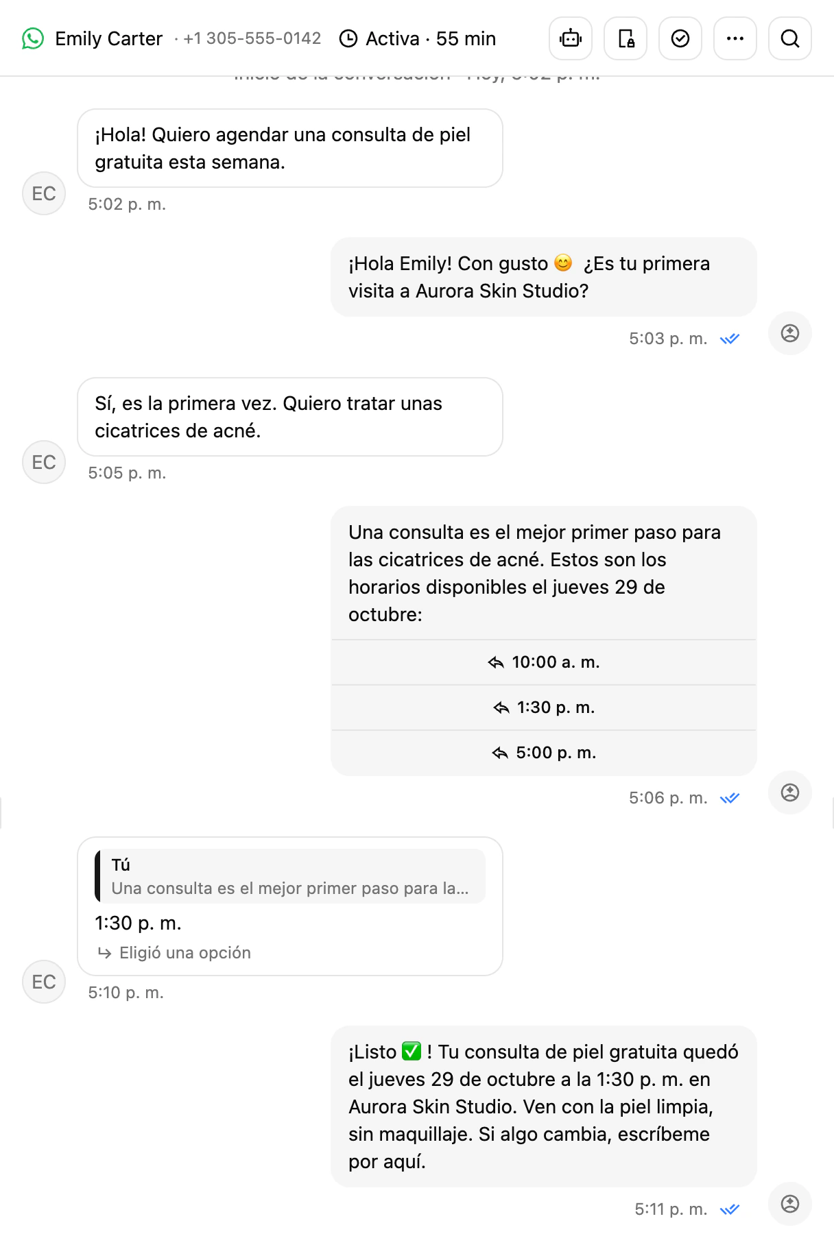 Una conversación de WhatsApp donde el agente de IA ofrece horarios libres como botones y confirma la cita agendada